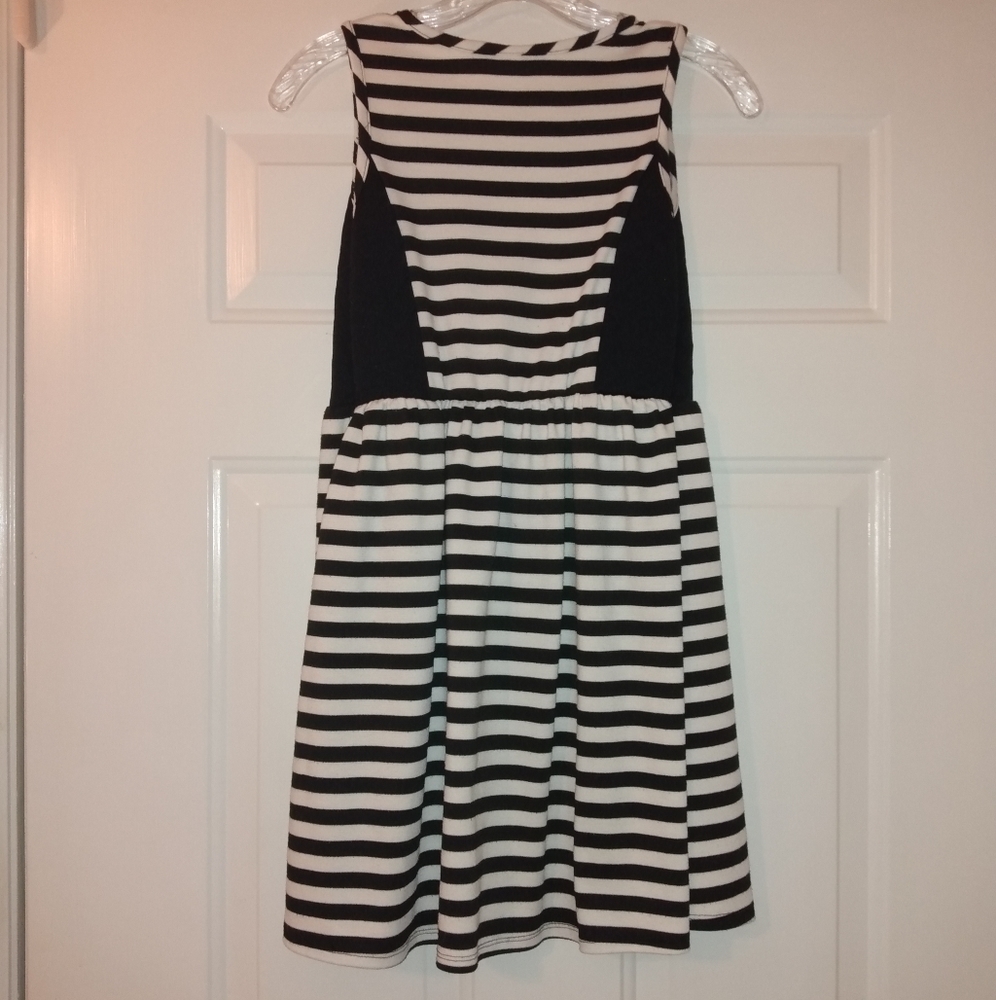 Xhilaration brand black and white strip girls sleeveless  dress size 10